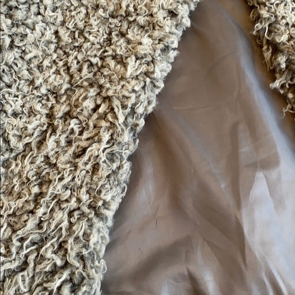 BCBGENERATION Shag Vest - Picture 3 of 4